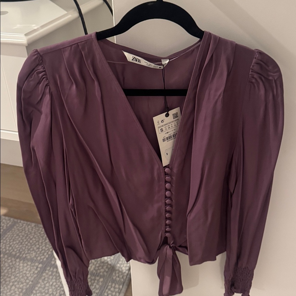 Zara purple buttoned top. Never worn before with tags!!